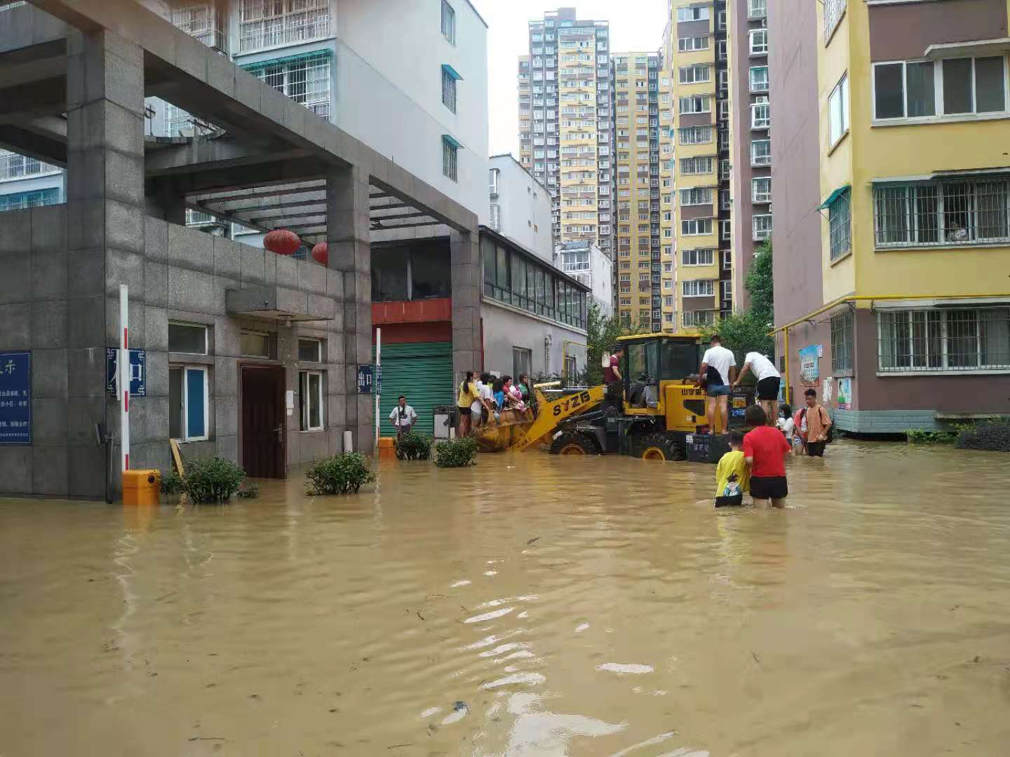 暴雨預(yù)警：10省區(qū)市將現(xiàn)大到暴雨：暴雨對市政排水的影響及解決方案